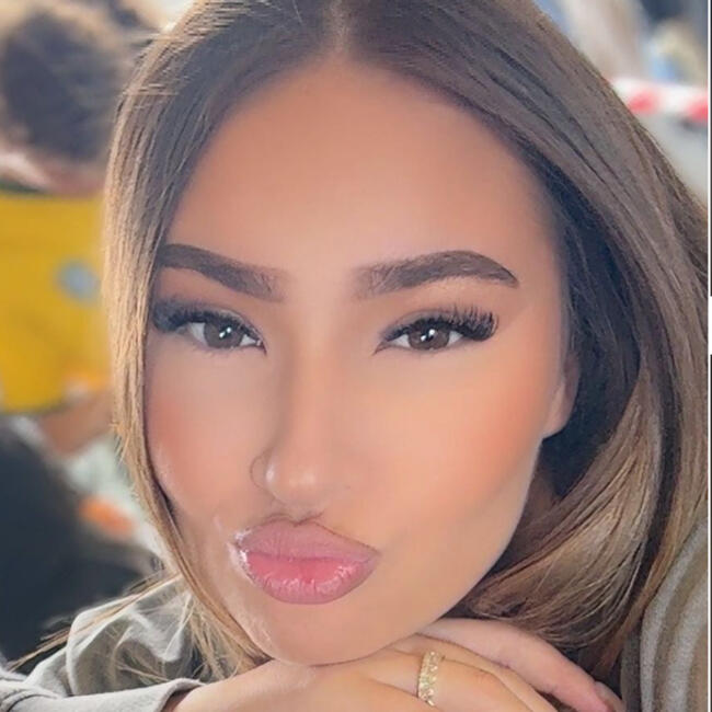 Babysitter in Saint-Etienne: Jade