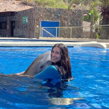 Nanny in Agüimes: Coral