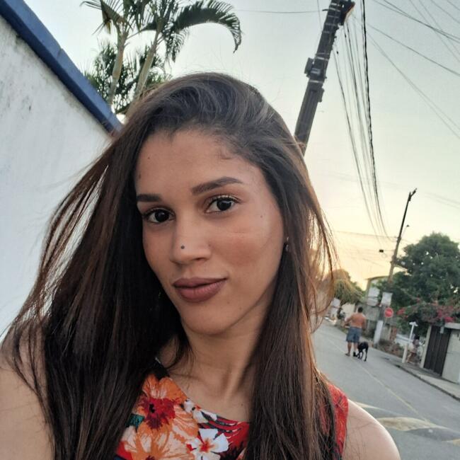 Babysitter in Recife: Regina