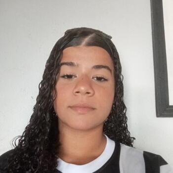 Babysitter in Novo Gama: Larissa