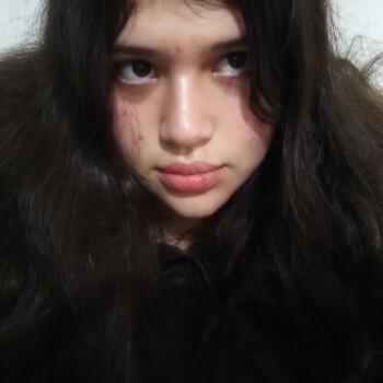 Babysitter in Perugia: Viviana Leyla espino león