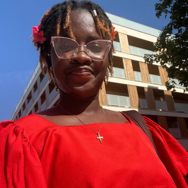 Babysitter in Rueil-Malmaison: Shirley
