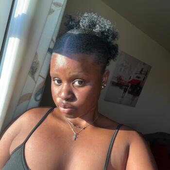 Babysitter in Crewe: Lusungurachel