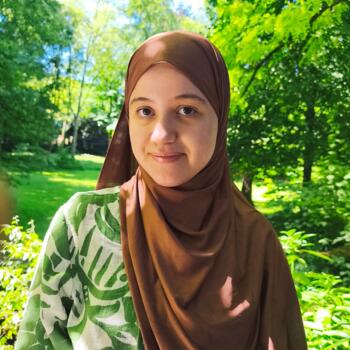 Babysitter in Saint-Denis: Sara