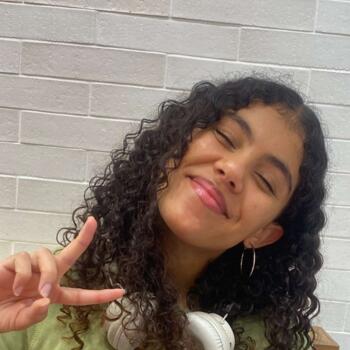 Babysitter in Floirac: Talia