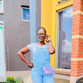 Babysitter in Oudtshoorn: Charmaine