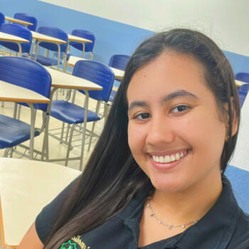 Babysitter Foz do Iguaçu: Amanda