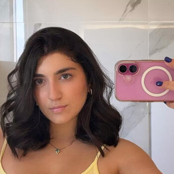 Babysitter in Korydallos: Maria