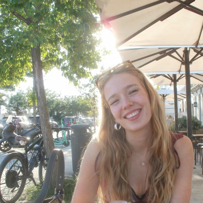 Babysitter in Innsbruck: Leonora