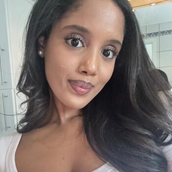 Babysitter in Bergen: Natalie Sophia Isabella