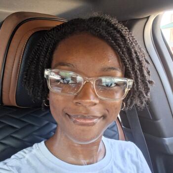 Babysitter in Hattiesburg: Nikhela