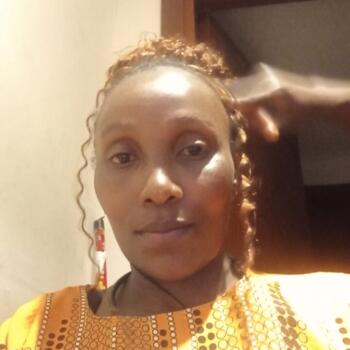 جليسة أطفال في دبي: Judy