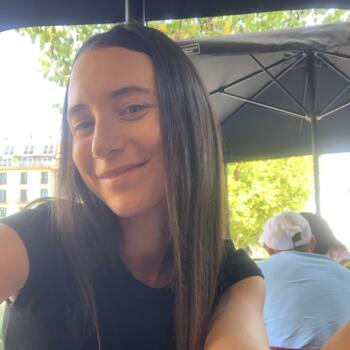 Babysitter in Brisbane: Laura