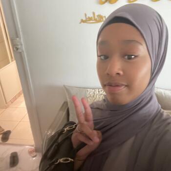 Babysitter in Massy: Imane