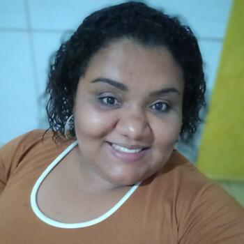 Babá em São Paulo: Roberta Ivete Leite de