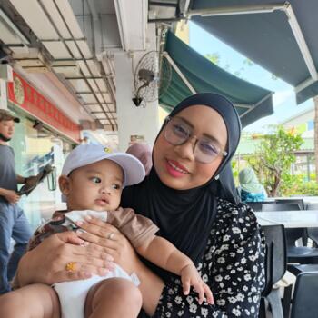 位于新加坡的临时保姆: Nurul