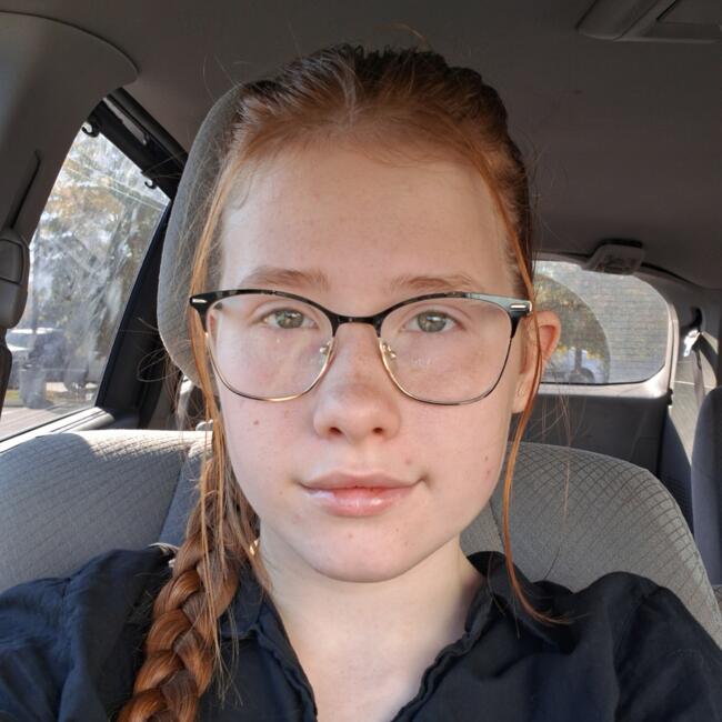 Babysitter in Clarksville: Emma