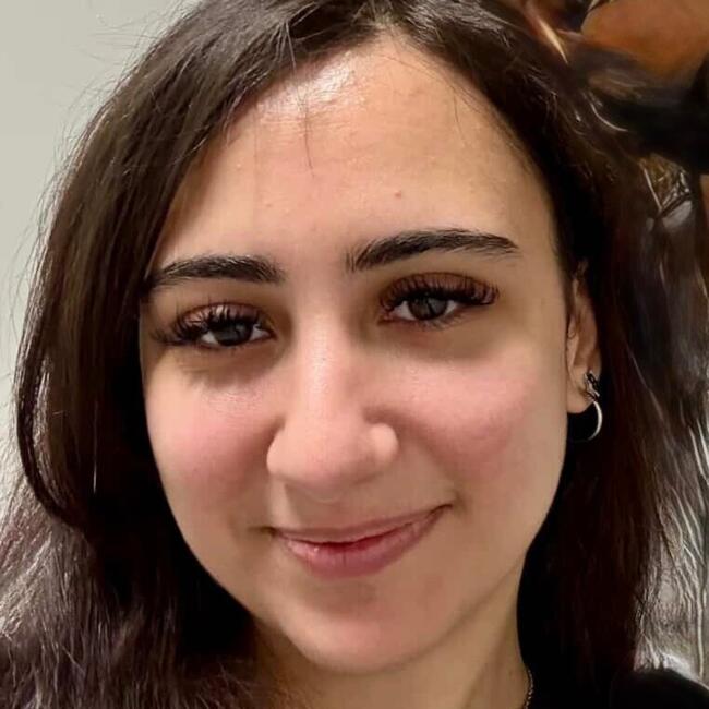 Babysitter in Surrey: Sasha