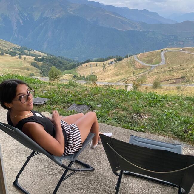 Babysitter in Biarritz: Justine