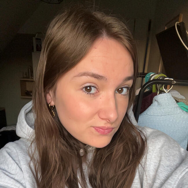 Babysitter in Orvault: Axelle