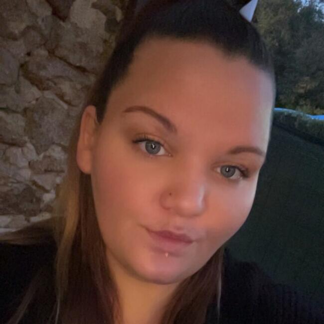 Babysitter in Épaux-Bézu: Emilie