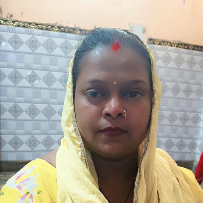 दिल्ली में आया: REKHA