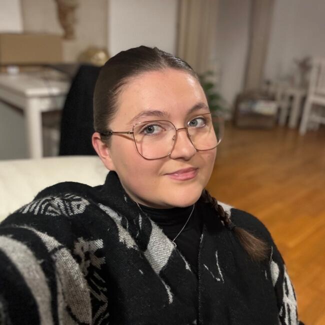 Babysitter in Villefranche-sur-Saône: Camille