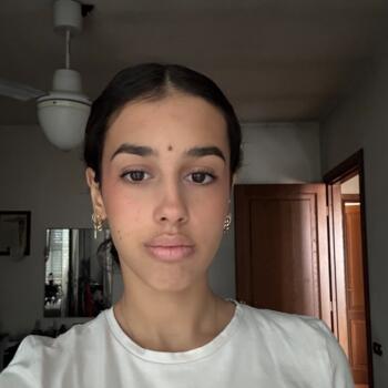 Babysitter in Massarosa: Laura