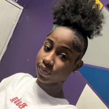 Babysitter in Portmore: Tatii