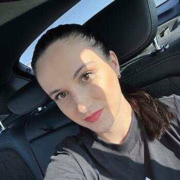 Job de babysitting în Garvăn: job de babysitting Hogea