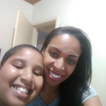Babysitter Londrina: Leticia