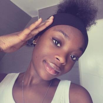 Babysitter in Mulhouse: Mariam
