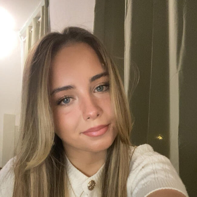 Babysitter in Halluin: Safia