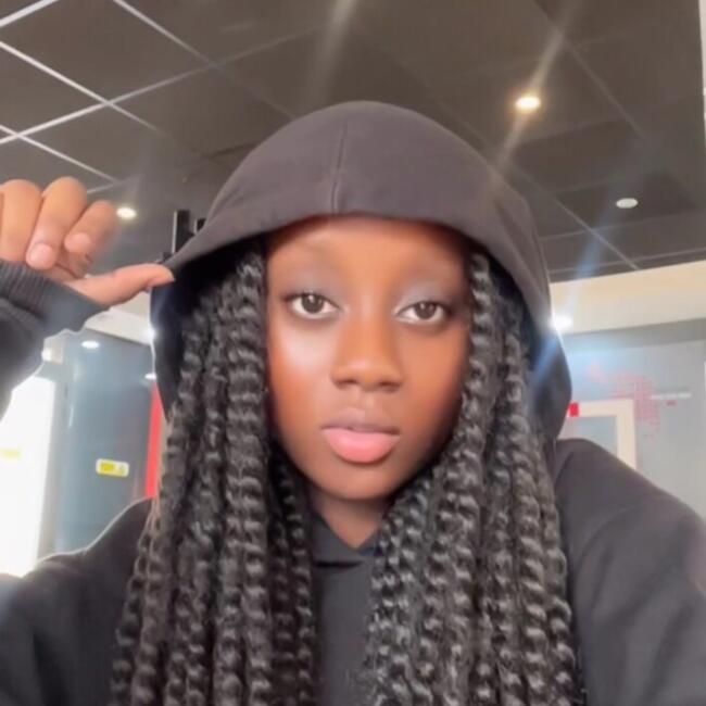 Canguro en Zaragoza: Ndeye Leye