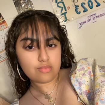 Babysitter Chicago: Yaretzi