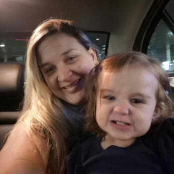Emprego de babá em Curitiba: emprego de babá Tarciana