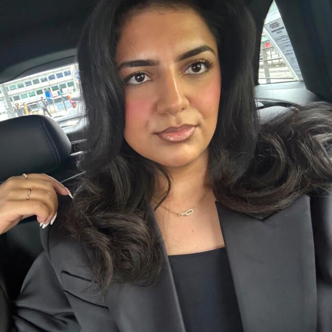 Babysitter in Mechelen: Artina Raisifar