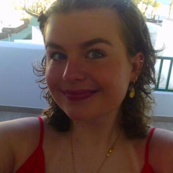 Babysitter in Woodbridge: Isla