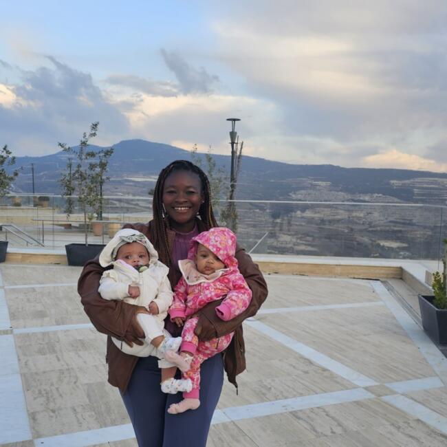 Larnaka bölgesinde bebek bakıcılığı işi: Kolu