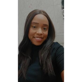 Babysitter in Niterói: Dayane