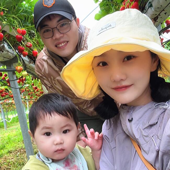 Babysitting job in Glasgow: Linpei