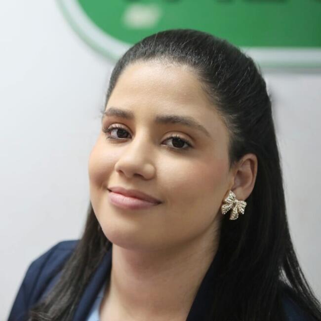 Babá em Aparecida de Goiânia: Camila