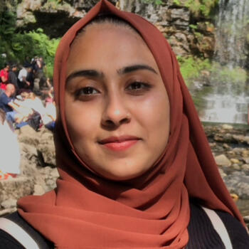 Babysitter Poole: Shahrin