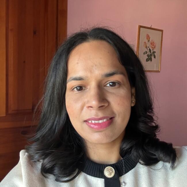 Babysitter Job in Hamburg: Shivani
