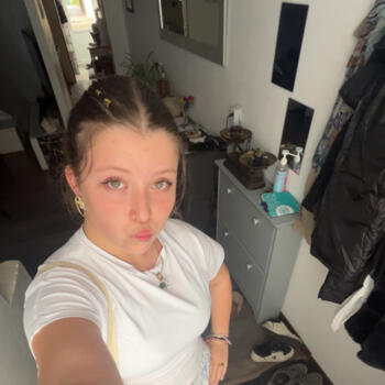 Babysitter Coudekerque-Branche: Flora