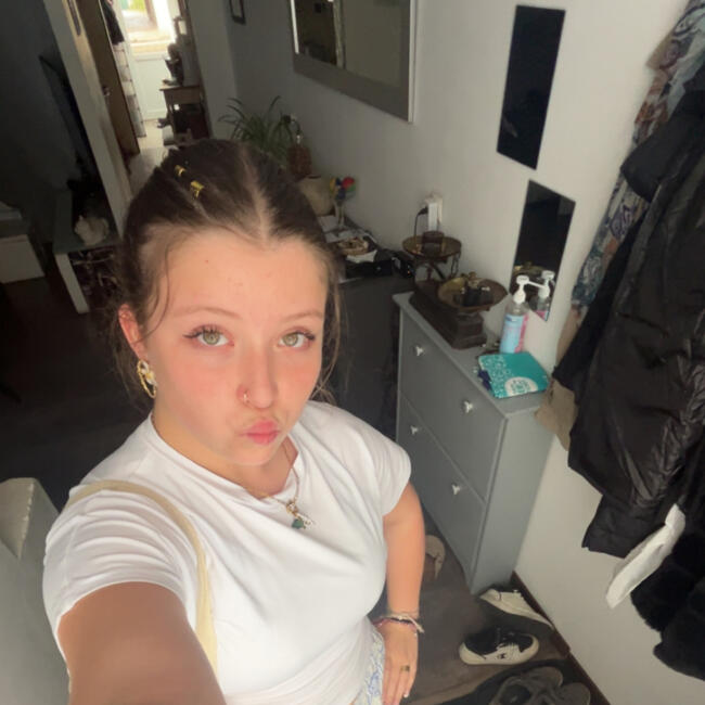 Babysitter in Coudekerque-Branche: Flora