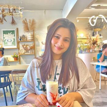 Babysitter in Jakarta: Kim