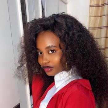 Offre d'emploi pour assistante maternelle à Dakar: job de garde d'enfants Mariama