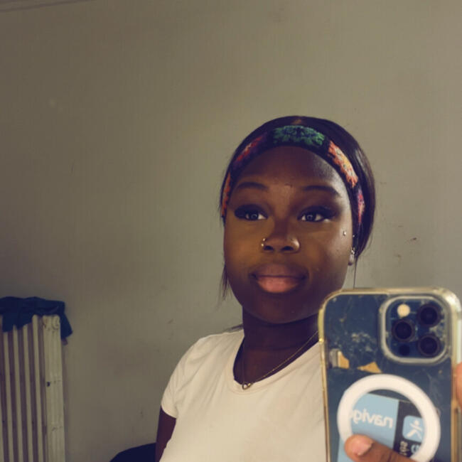 Babysitter in La Celle-Saint-Cloud: Ange