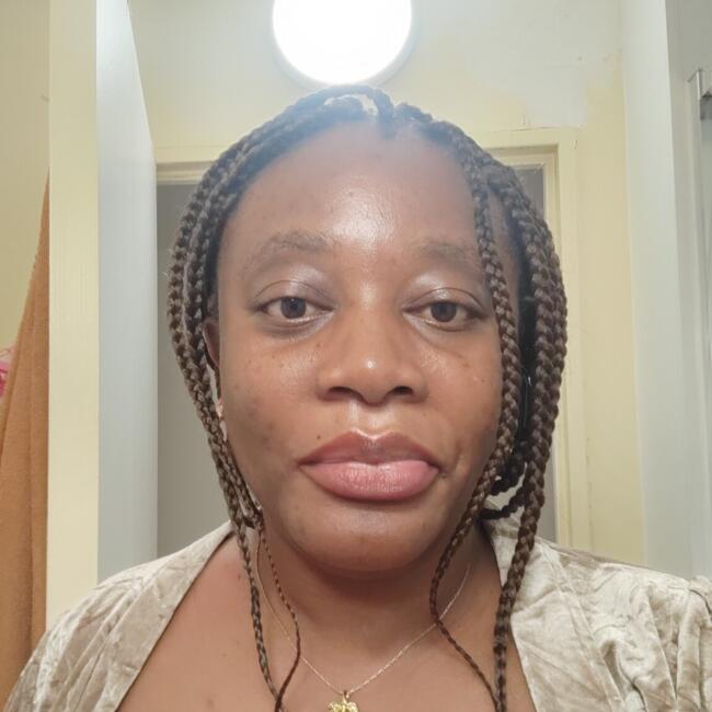 Babysitter in Lisbon: Flora